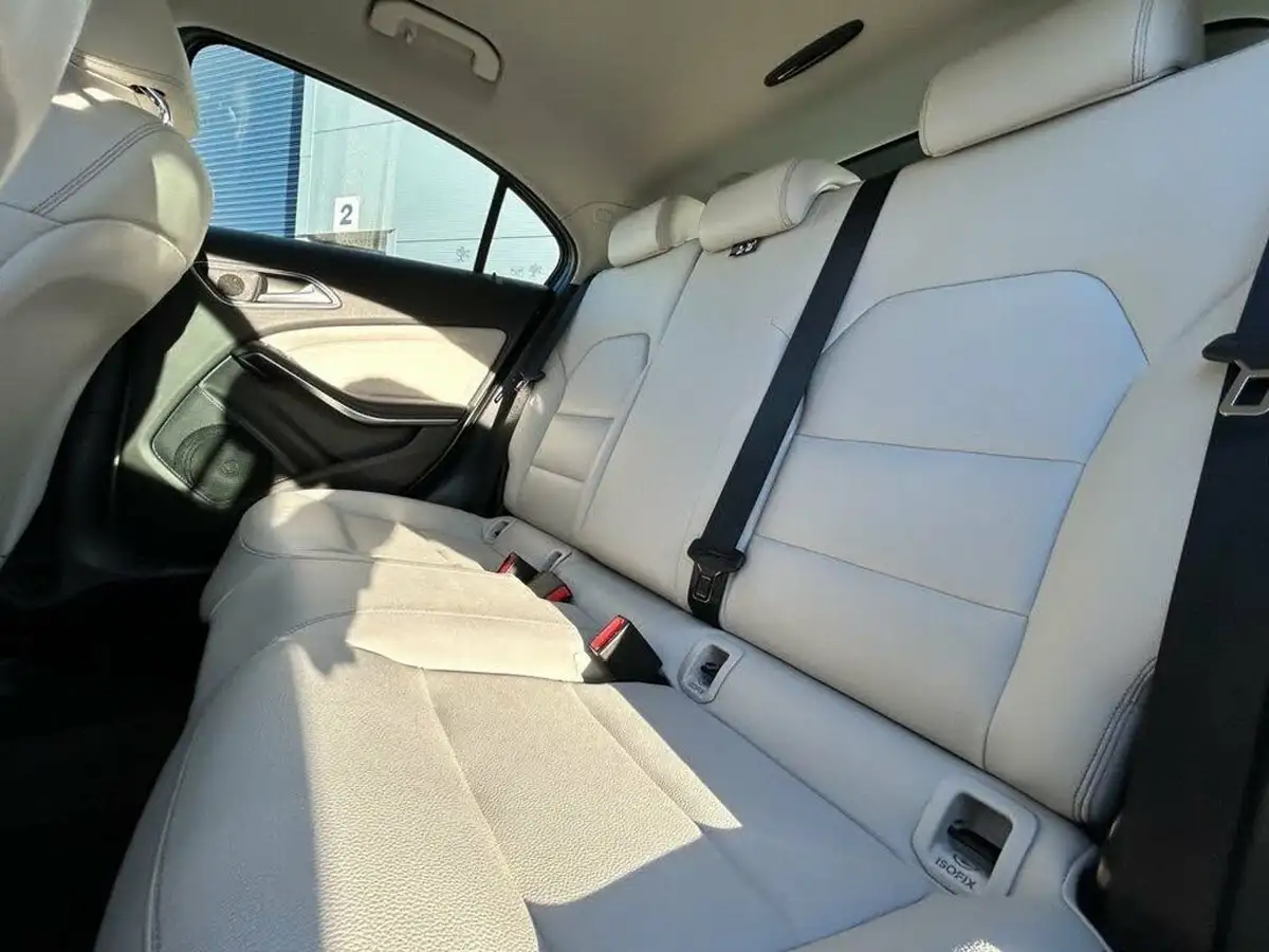 2017-mercedes-benz-a-class-15d-a180d-se-executivess-big-22