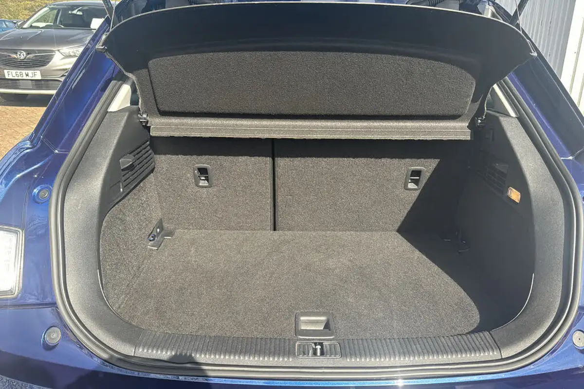 2015-audi-a1-14-sport-125ps-ss-hatchback-3d-1395cc-big-17
