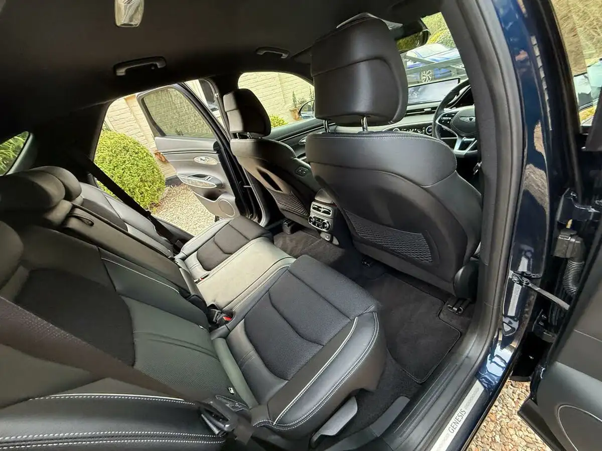 2022-genesis-gv70-22-d-sport-line-210ps-big-47