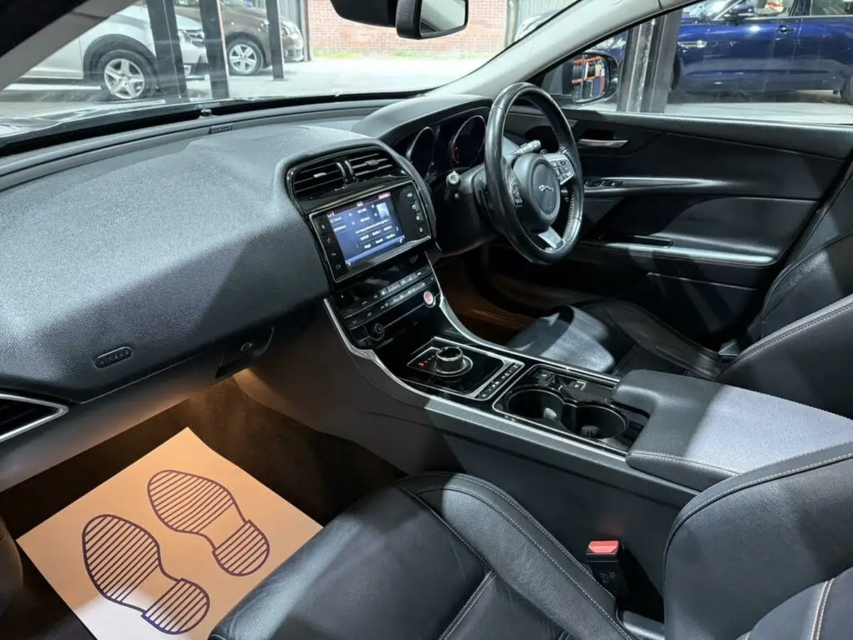 2017-jaguar-xe-20d-prestige-163ps-ss-1999cc-auto-big-8