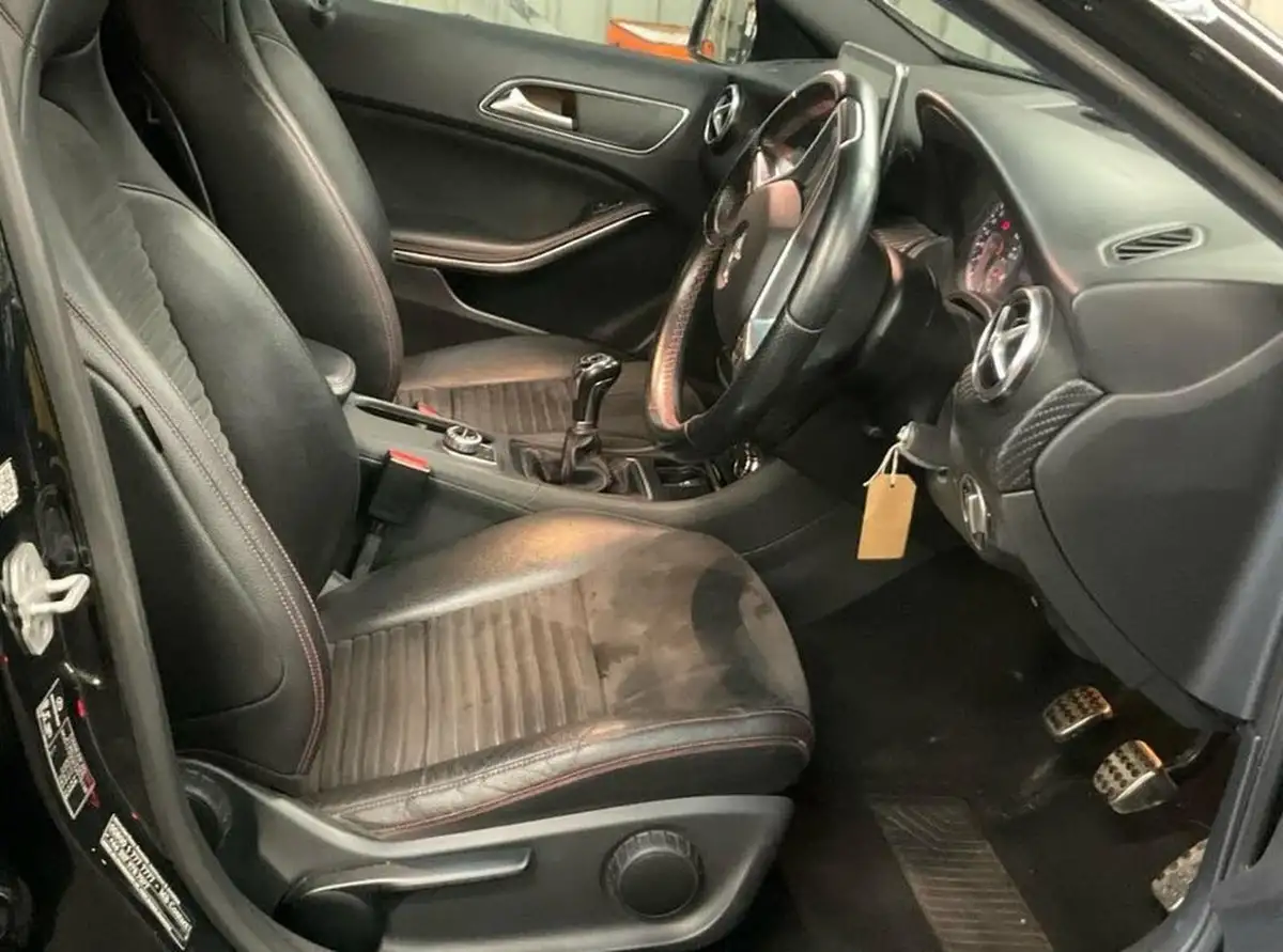 2014-mercedes-benz-a-class-21cdi-a200-amg-sport-big-5
