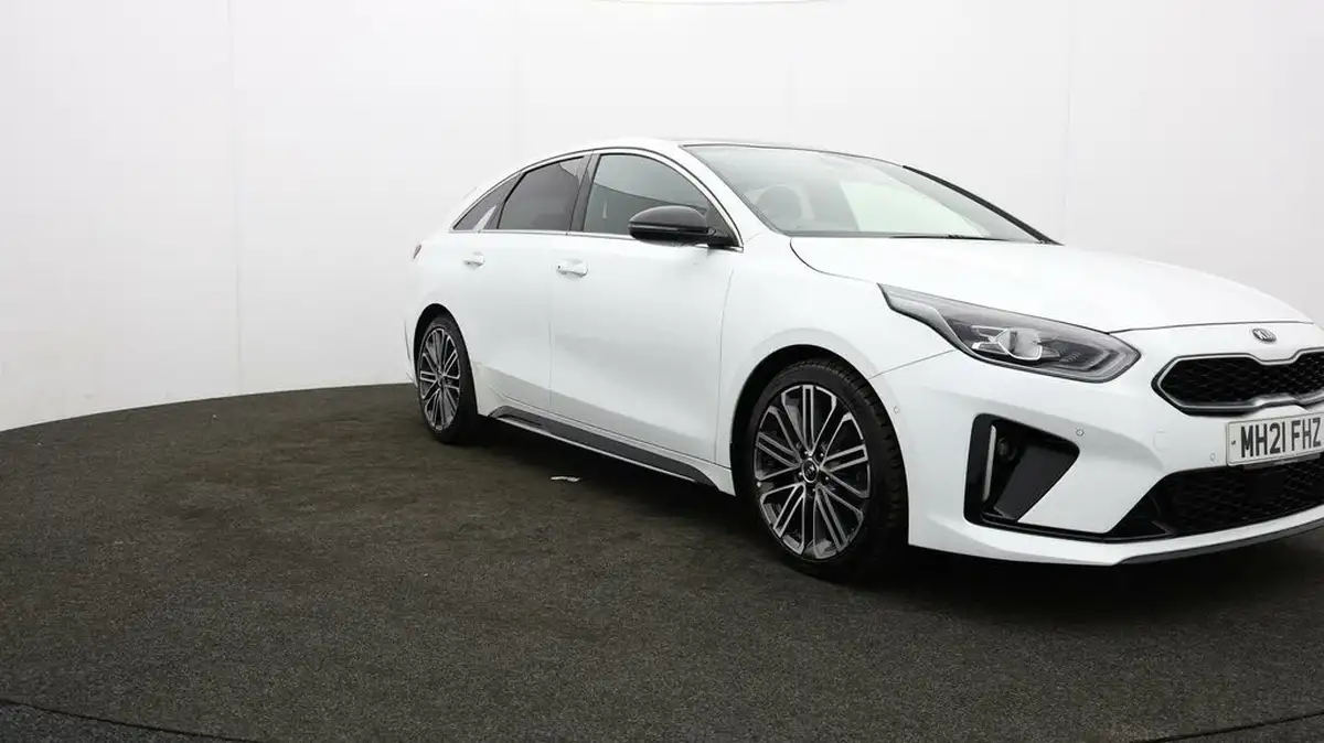 2021-kia-pro-ceed-15-t-gdi-gt-line-s-big-40