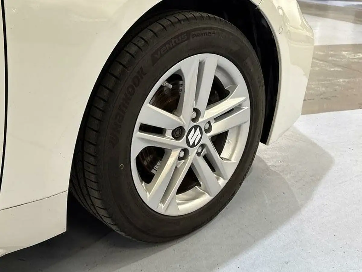 2021-suzuki-swace-18-sz5-big-3