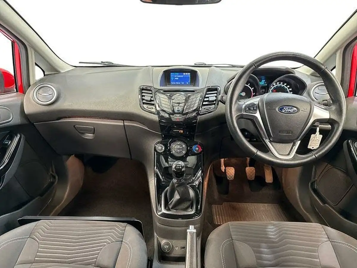 2016-ford-fiesta-10t-zetec-100ps-ecoboost-ss-5d-big-11