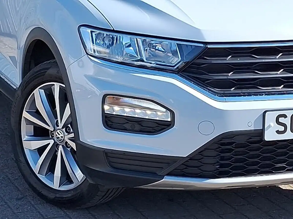 2019-volkswagen-t-roc-15-tsi-design-big-8