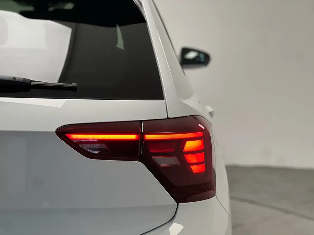 2022-volkswagen-polo-10-tsi-r-line-95ps-dsg-big-36