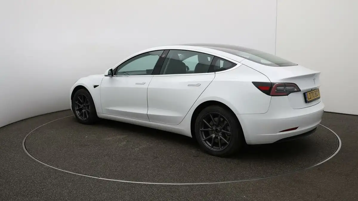 2020-tesla-model-3-e-standard-plus-big-62