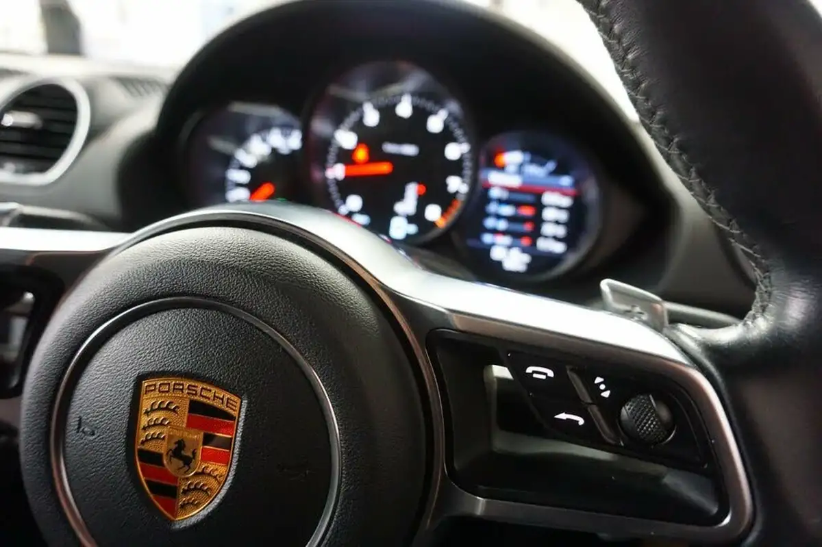 2018-porsche-cayman-718-20-cayman-pdk-big-36