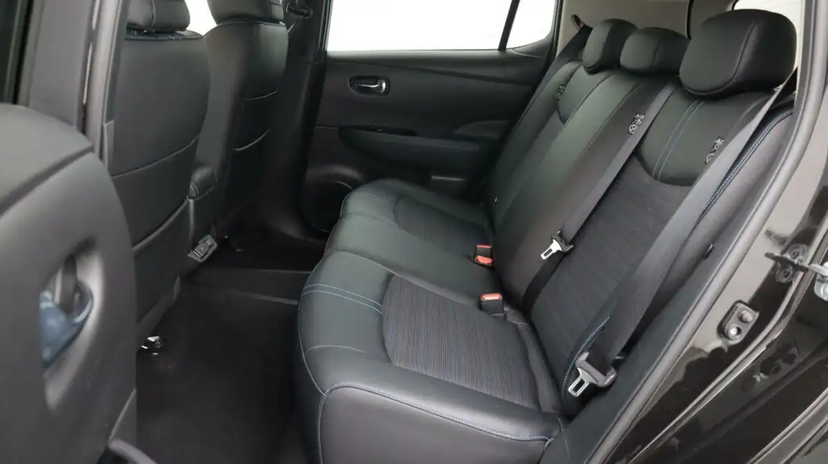 2023-nissan-leaf-e-n-connecta-39kwh-big-16