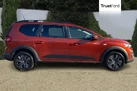 2025-dacia-jogger-10-tce-expression-small-2