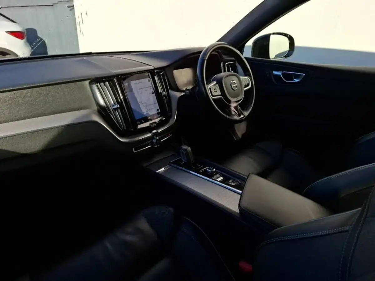 2021-volvo-xc60-20td-b4-r-design-awd-big-4