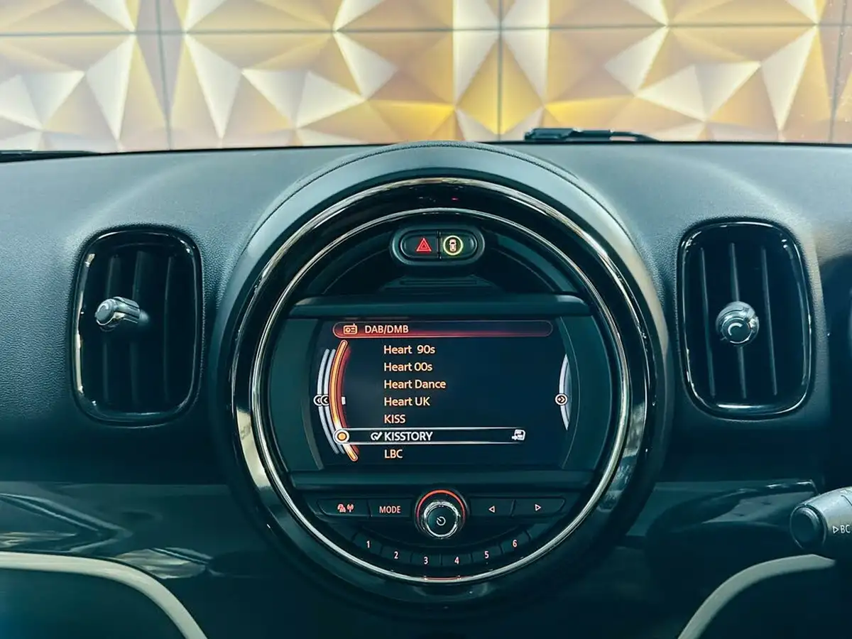2017-mini-countryman-15-cooper-s-e-phev-ss-big-42