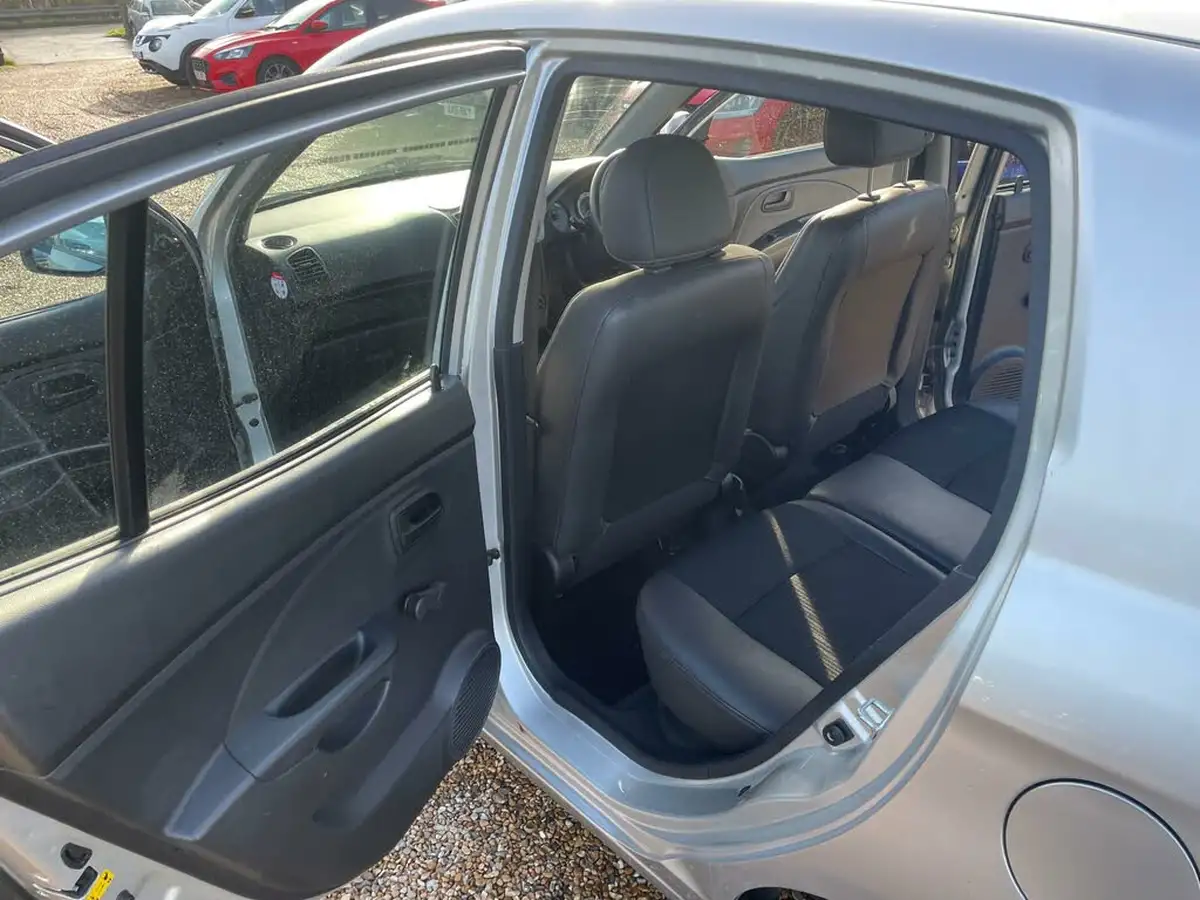 2010-kia-picanto-10-picanto-1-60bhp-big-24