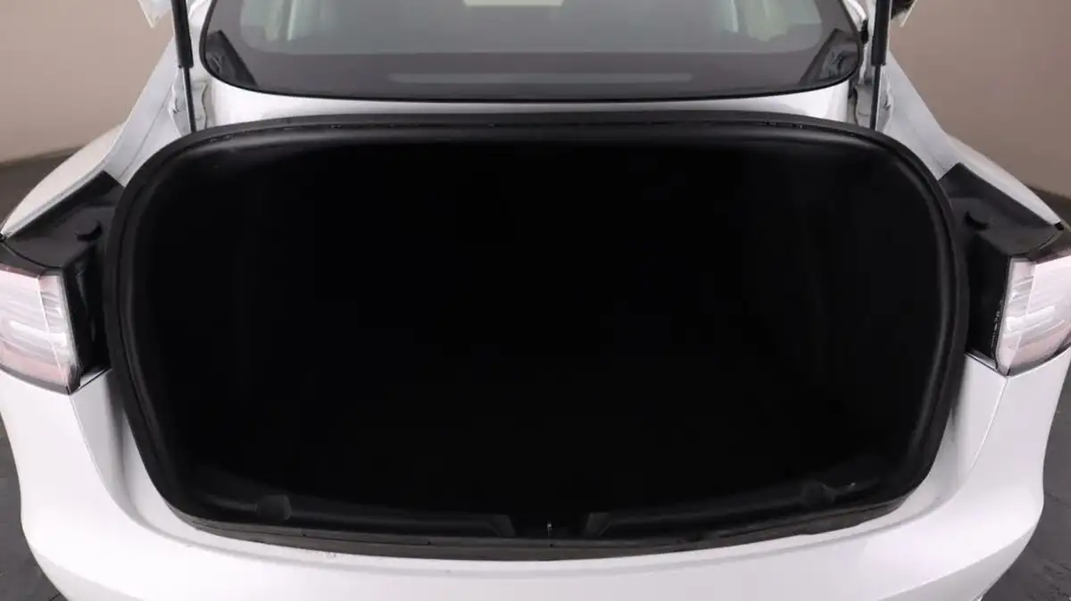 2020-tesla-model-3-e-performance-big-17