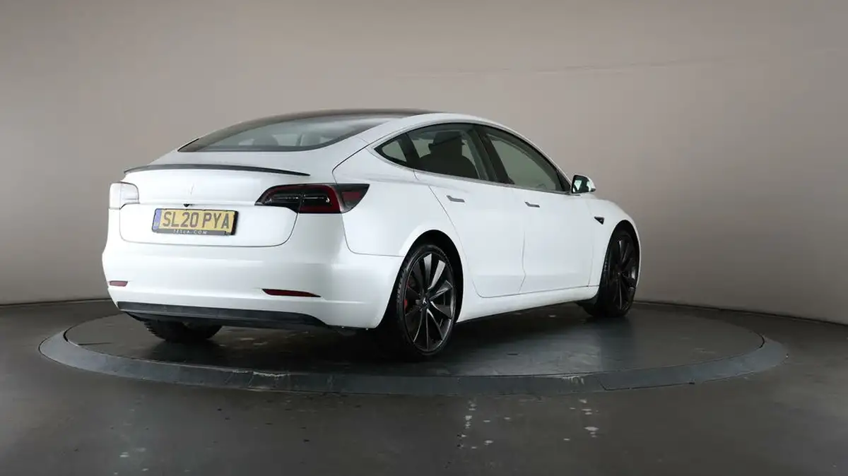 2020-tesla-model-3-e-performance-big-59