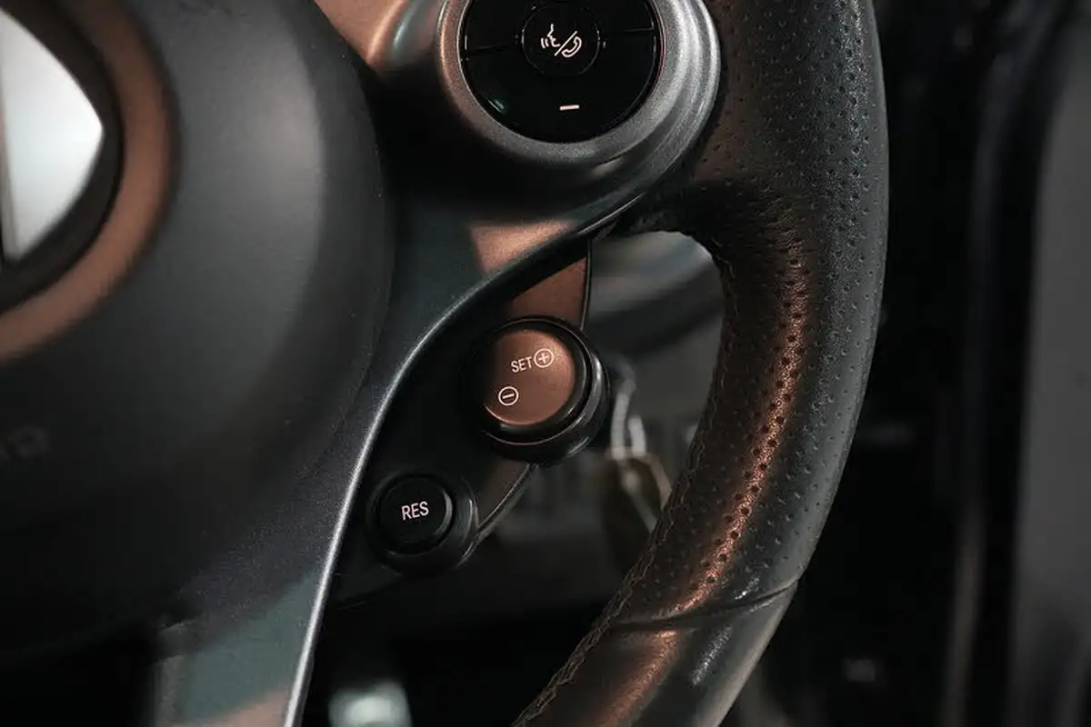 2020-smart-forfour-eq-pulse-premium-big-34