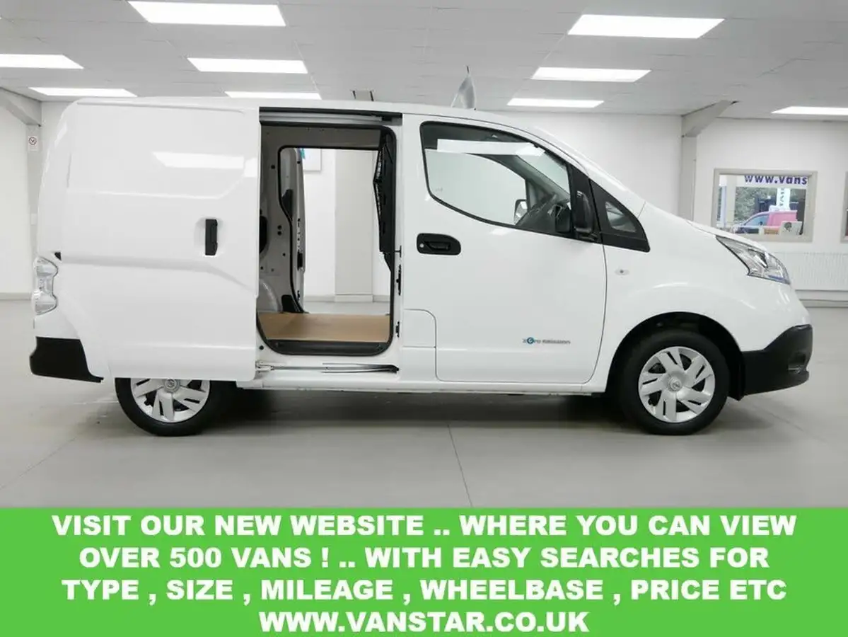 2021-nissan-env200-e-acenta-panel-van-auto-big-17