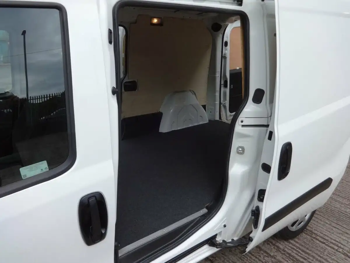 2020-fiat-doblo-cargo-16td-l2h1-maxi-tecnico-105bhpeu6dt-panel-van-big-22