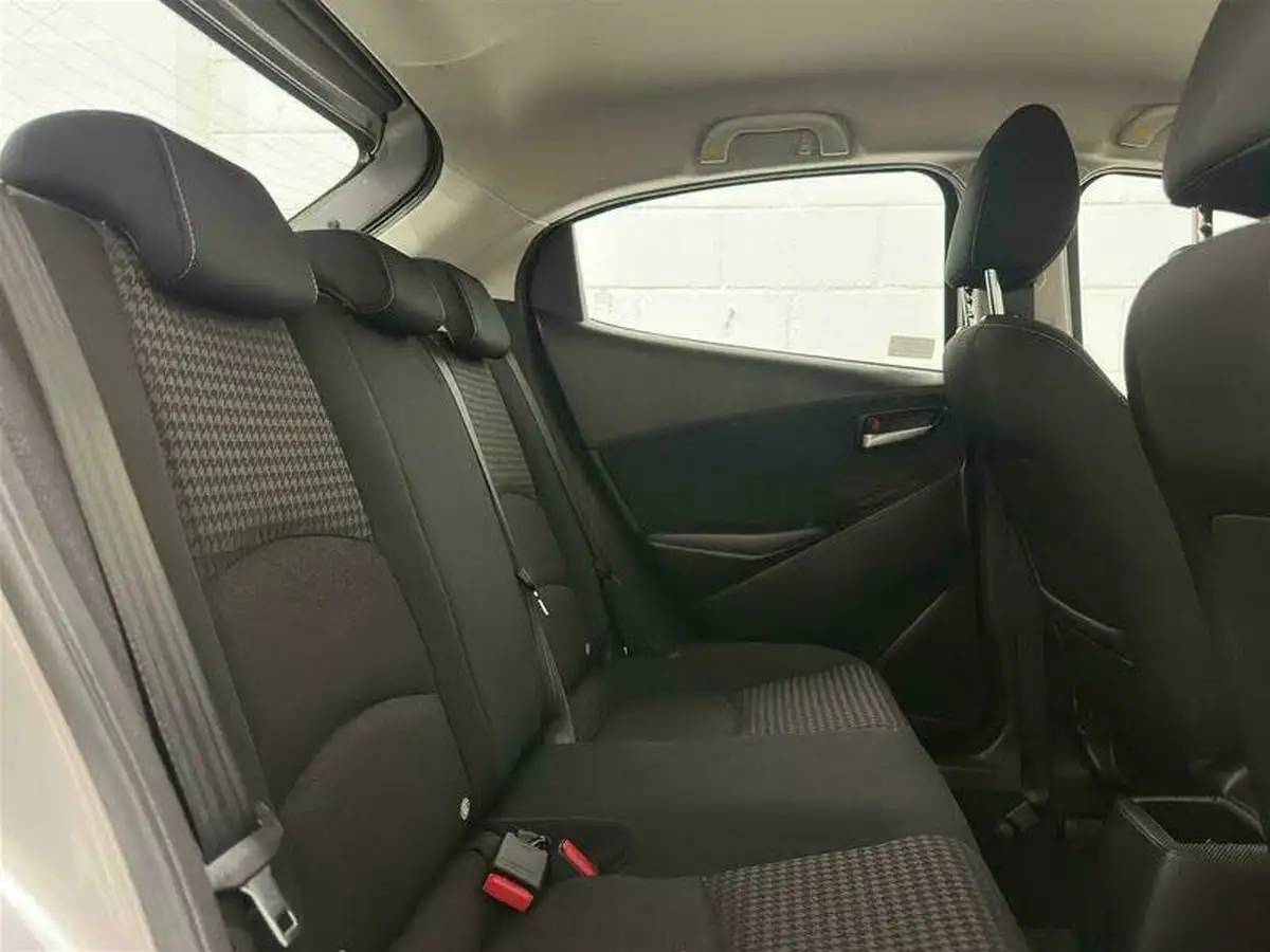 2017-mazda-mazda2-15-se-l-nav-auto-big-41