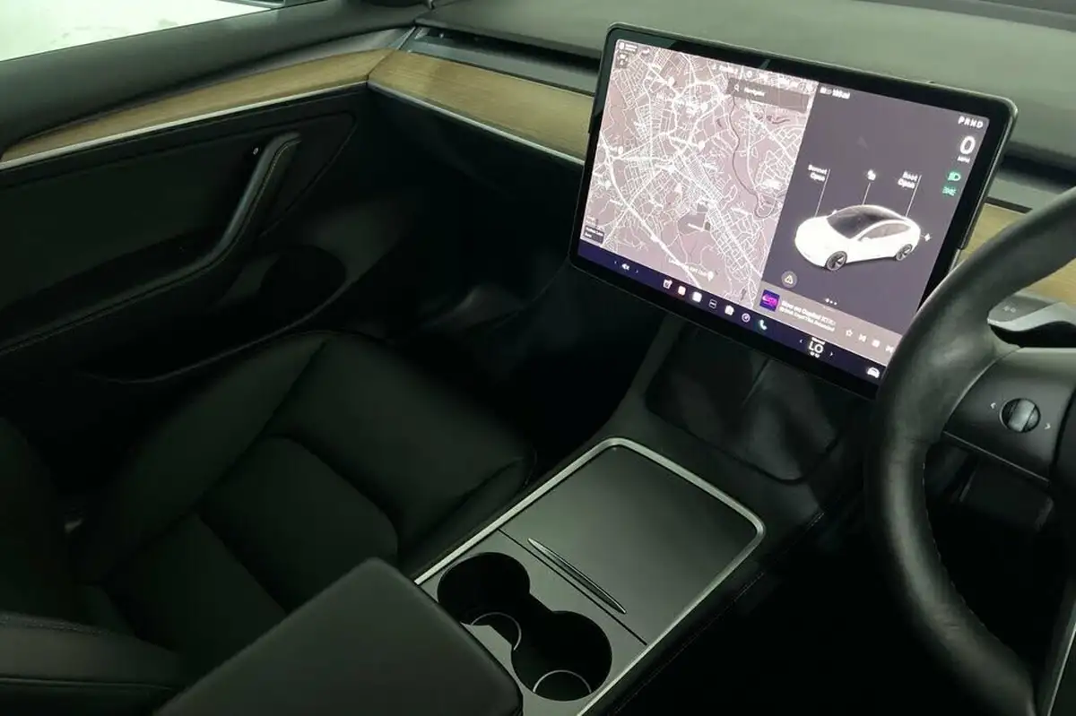 2022-tesla-model-3-e-long-range-big-36