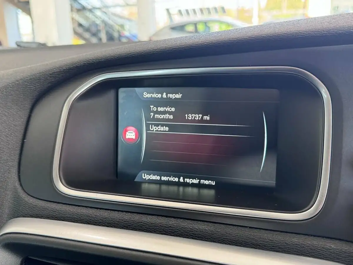 2016-volvo-v40-20td-d4-inscription-geartronic-big-40