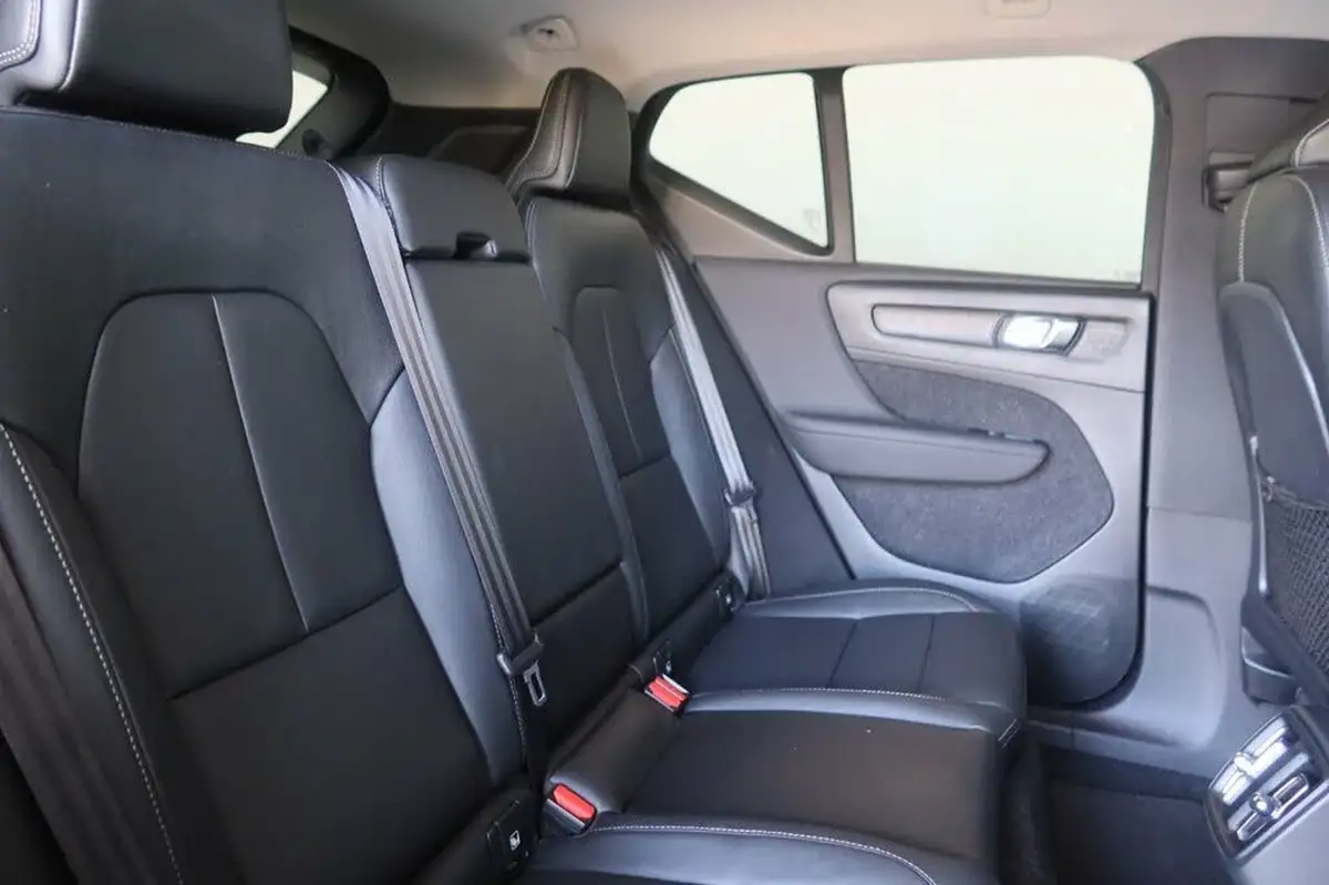 2021-volvo-xc40-15-t3-inscription-161bhp-big-17