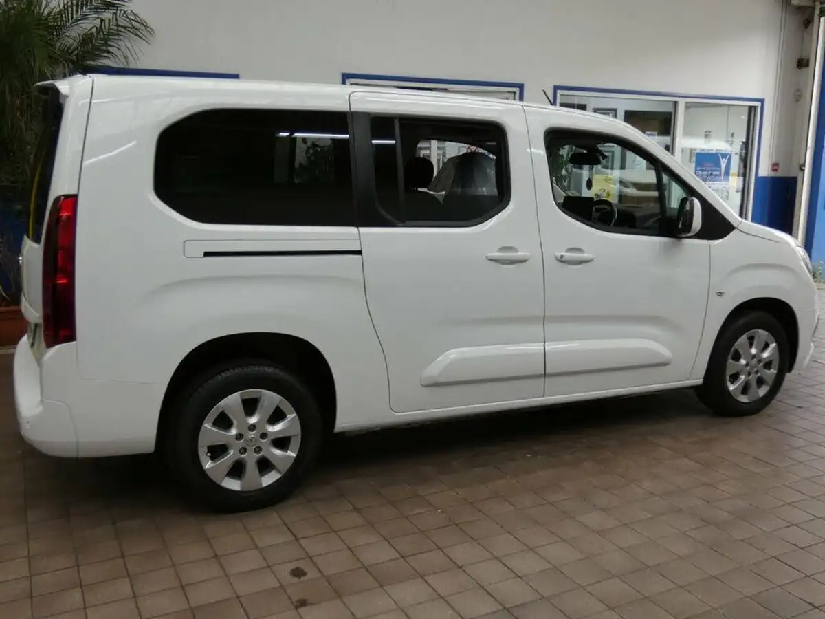 2021-vauxhall-combo-life-15-se-xl-100ps-big-33