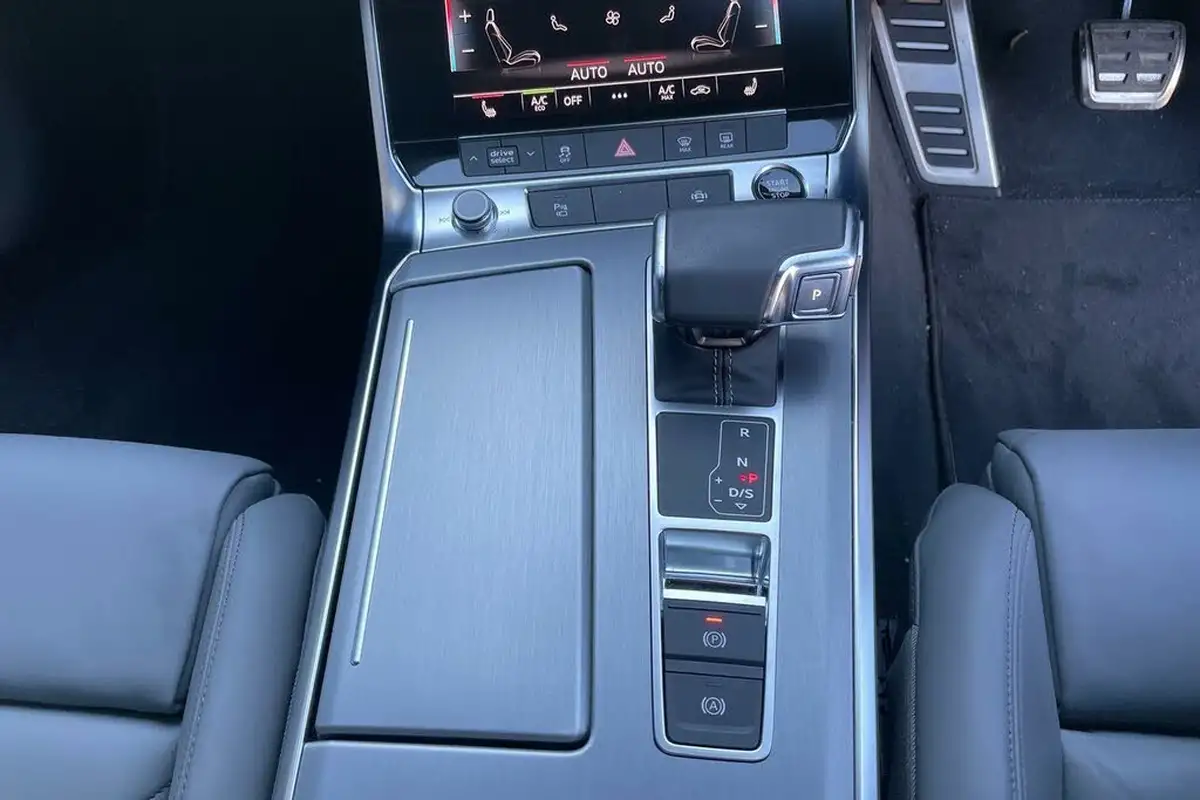 2020-audi-a6-saloon-20-45-tfsi-black-edition-265ps-big-37