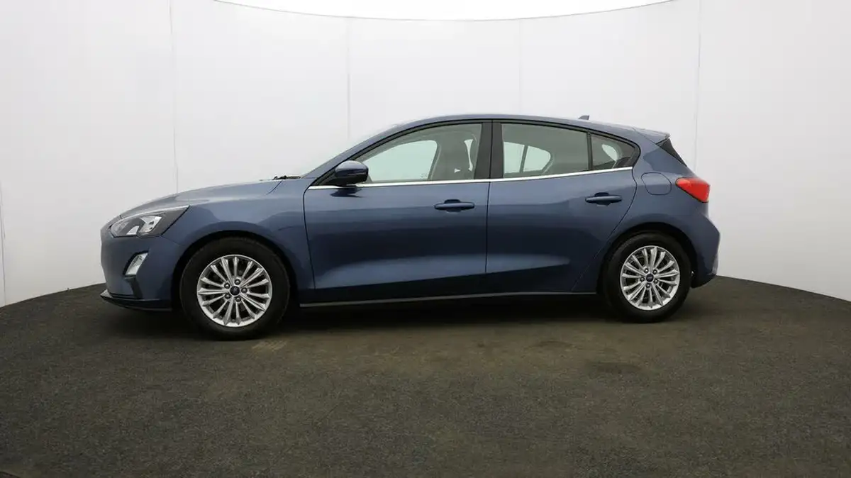 2021-ford-focus-15-titanium-edition-hatchback-big-25