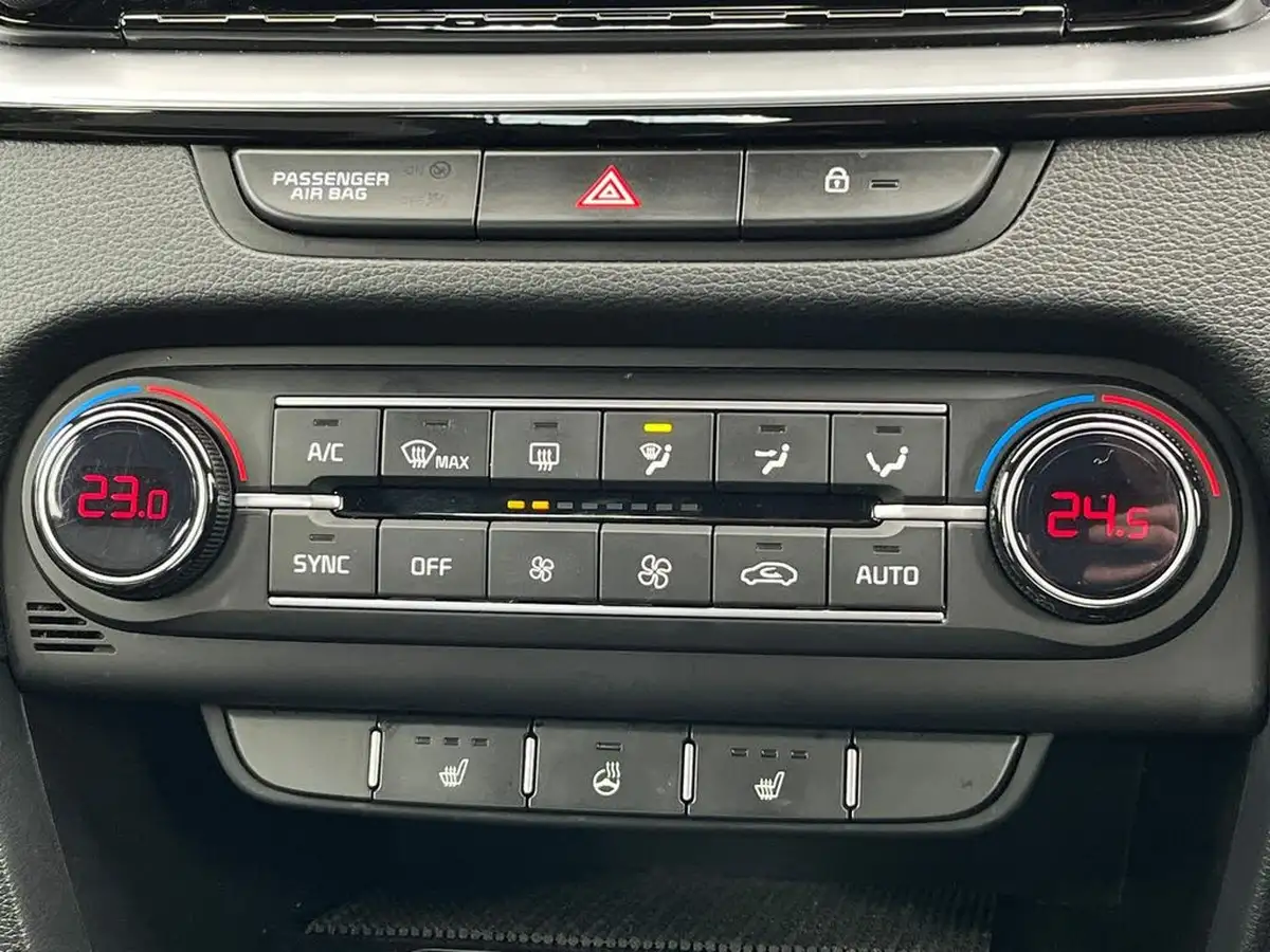 2021-kia-ceed-15-t-gdi-gt-line-big-17