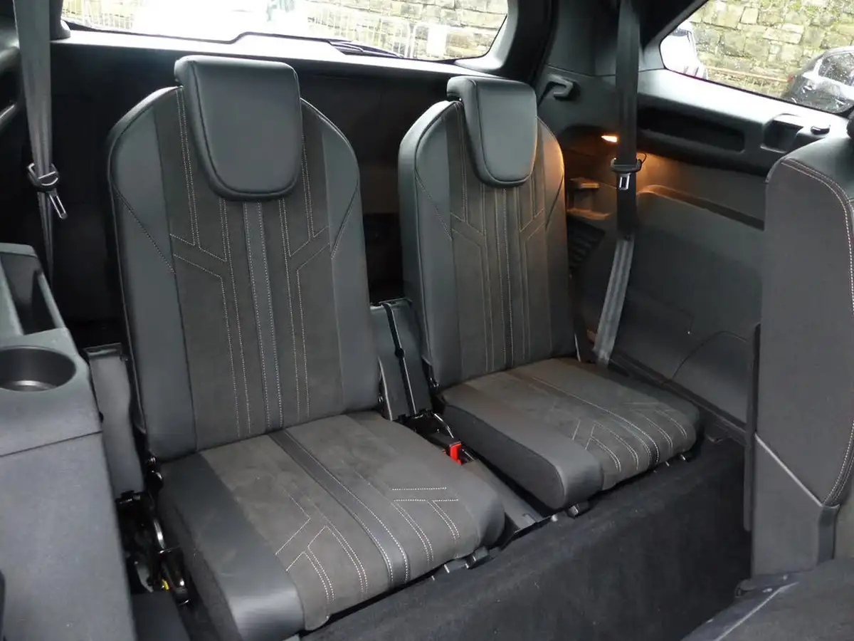 2021-peugeot-5008-suv-12-puretech-gt-premium-big-9