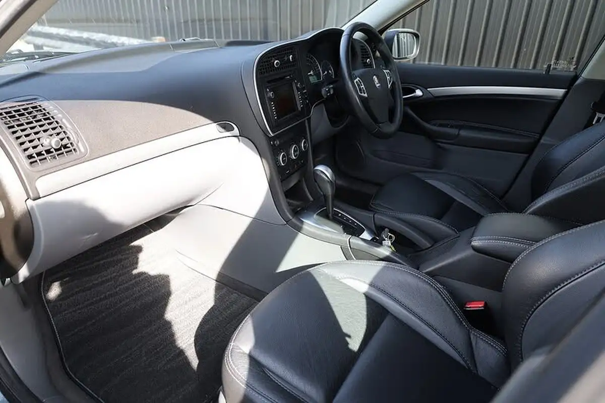 2007-saab-9-3-20-vector-sport-anniversary-18t-saloon-4d-auto-big-2