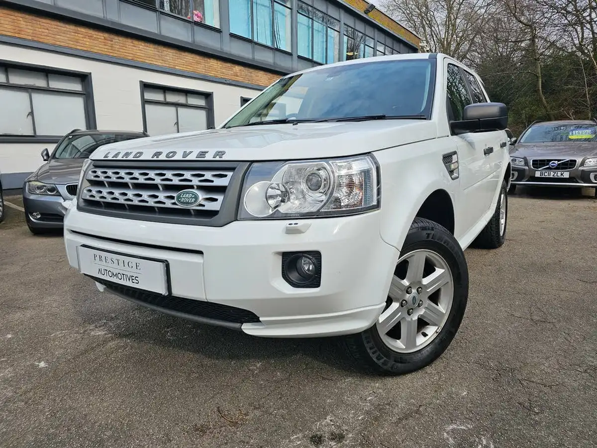 2011-land-rover-freelander-2-32-4x4-big-29