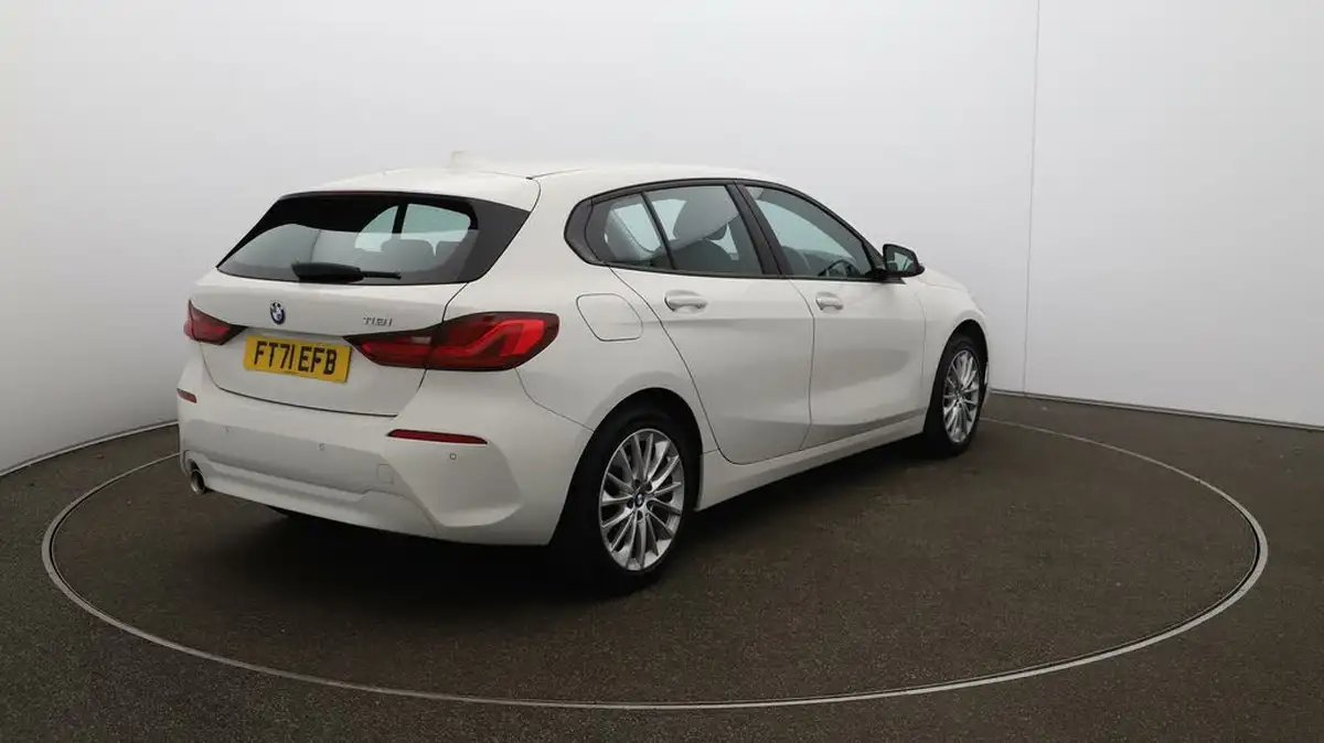 2022-bmw-1-series-15-118i-se-big-7