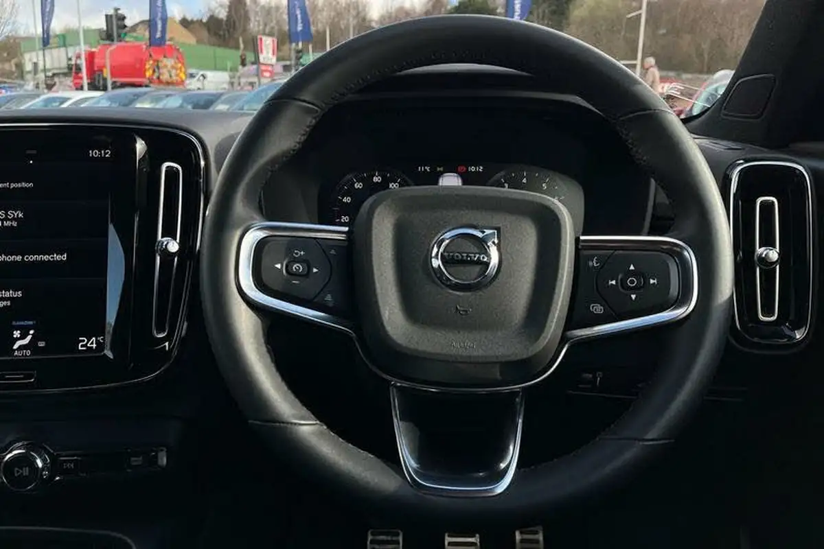 2021-volvo-xc40-15-t3-r-design-161bhp-big-11