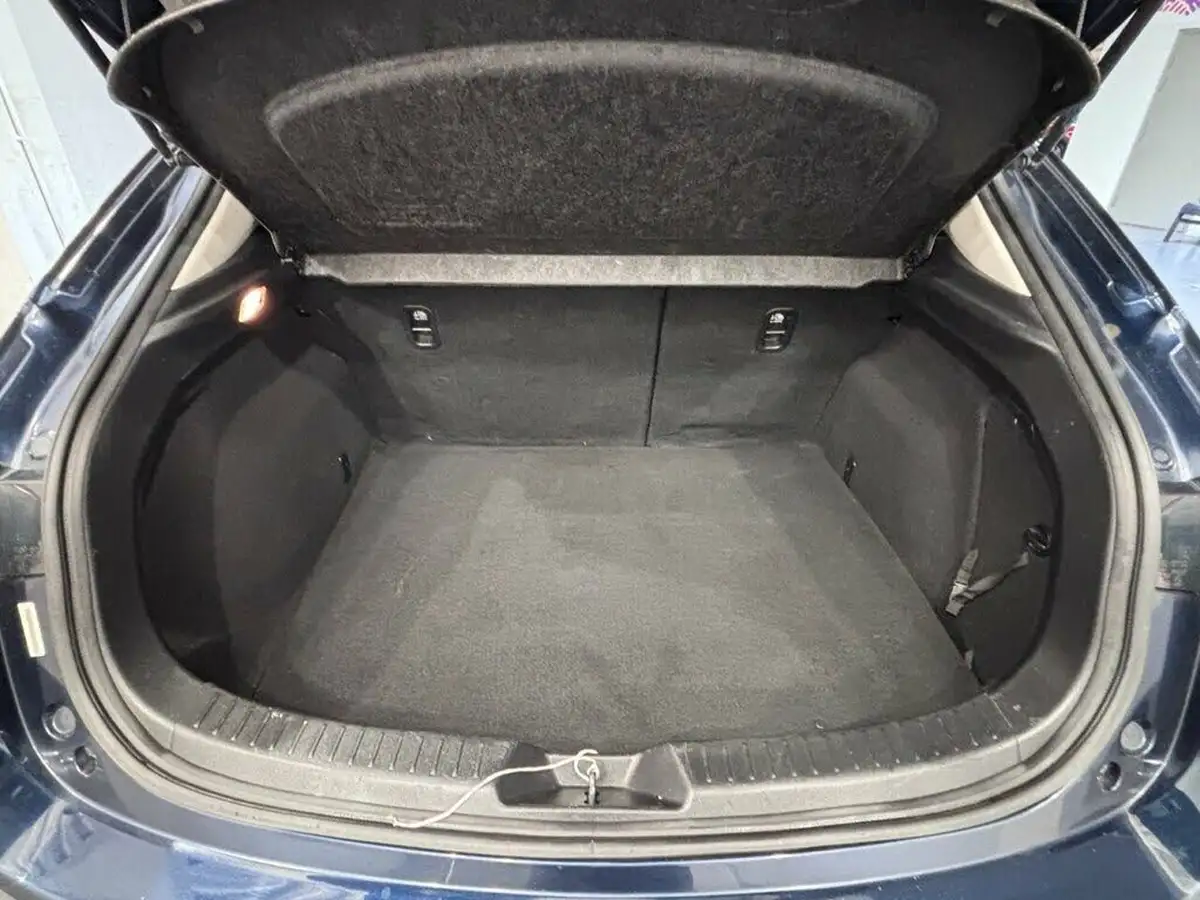 2014-mazda-mazda3-20-se-l-nav-hatchback-5d-big-14
