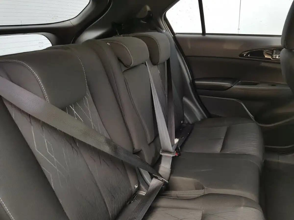 2018-mitsubishi-eclipse-cross-15-3-big-11