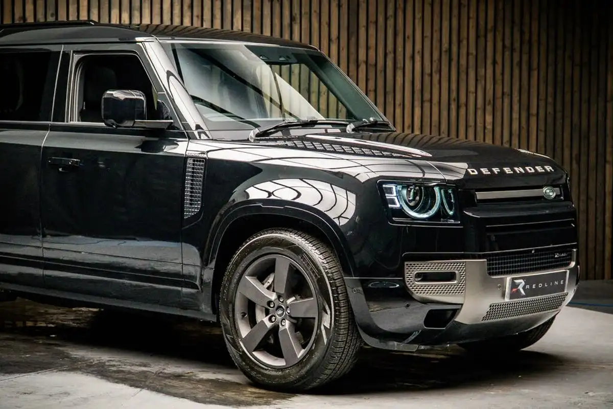 2023-land-rover-110-defender-30-d300-x-dynamic-hse-big-9