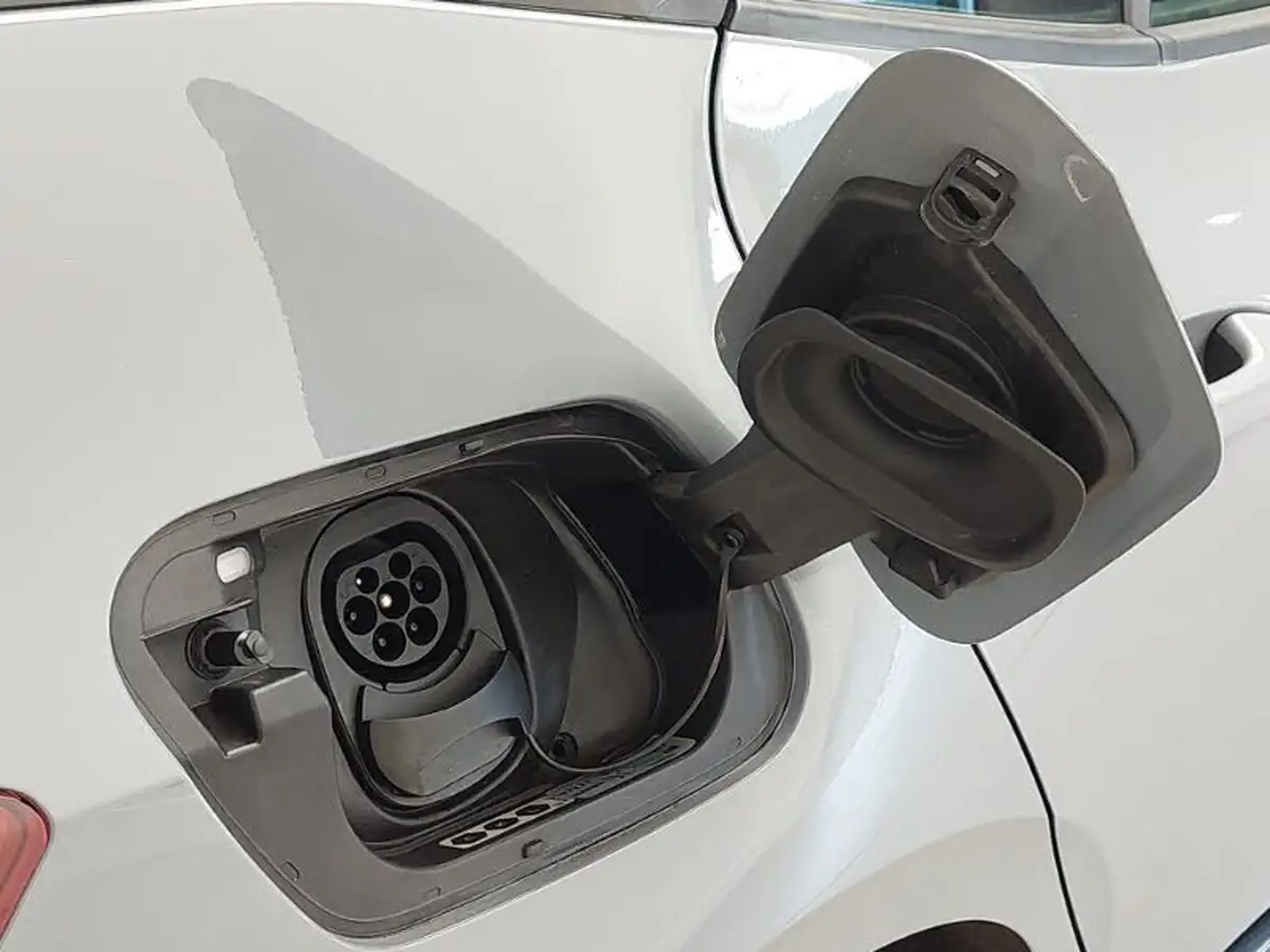 2023-cupra-born-e-v1-204ps-big-11