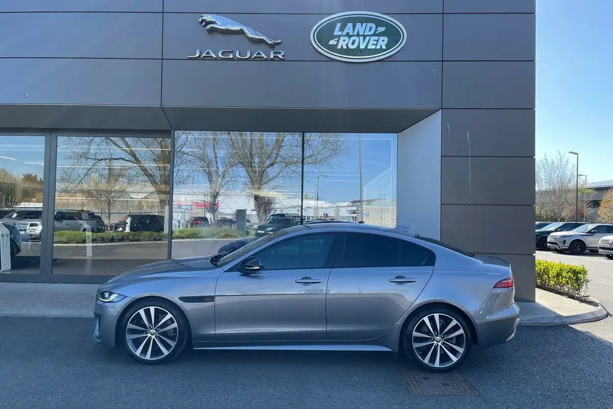 2023-jaguar-xe-20-p250-r-dynamic-hse-black-big-25
