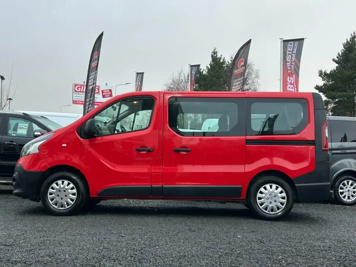 2018-renault-trafic-16dci-sl27-95-business-95-mini-bus-big-6