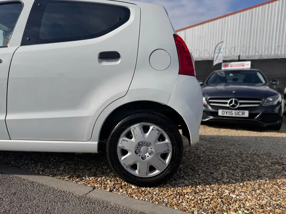 2014-suzuki-alto-10-sz-big-19