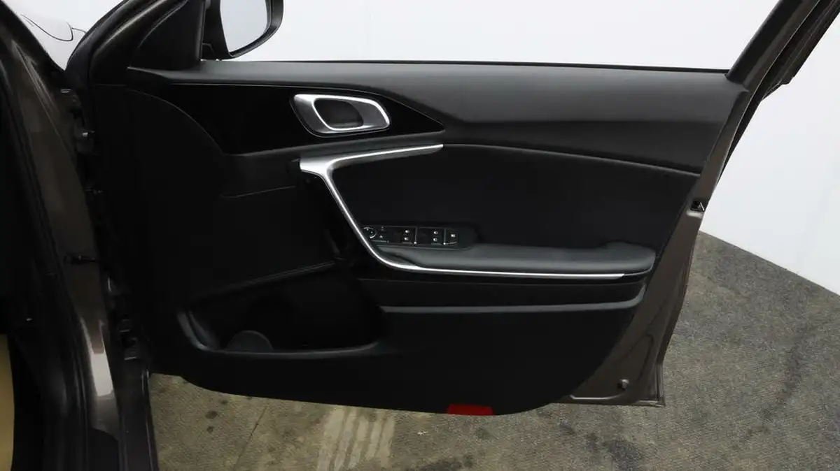 2021-kia-ceed-15-t-gdi-3-hatchback-big-14