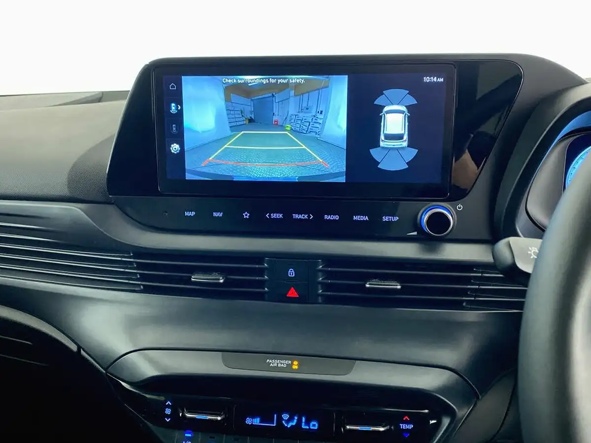2024-hyundai-i20-10-t-gdi-premium-dct-big-18