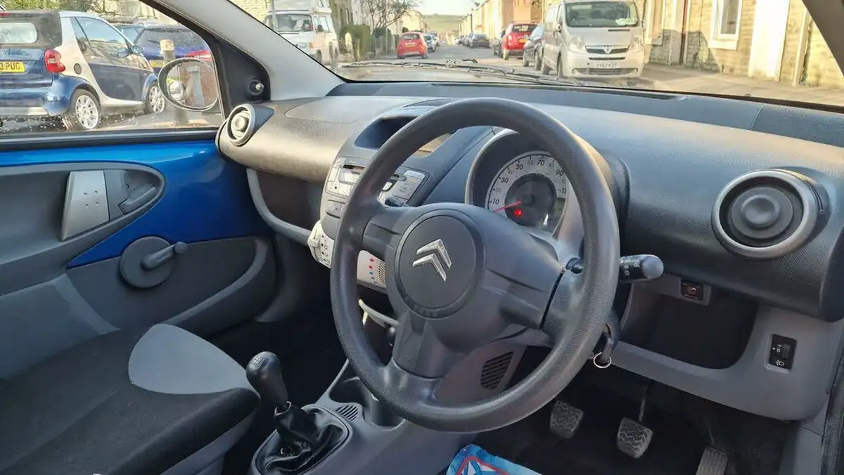 2010-citroen-c1-10-vt-3d-big-7