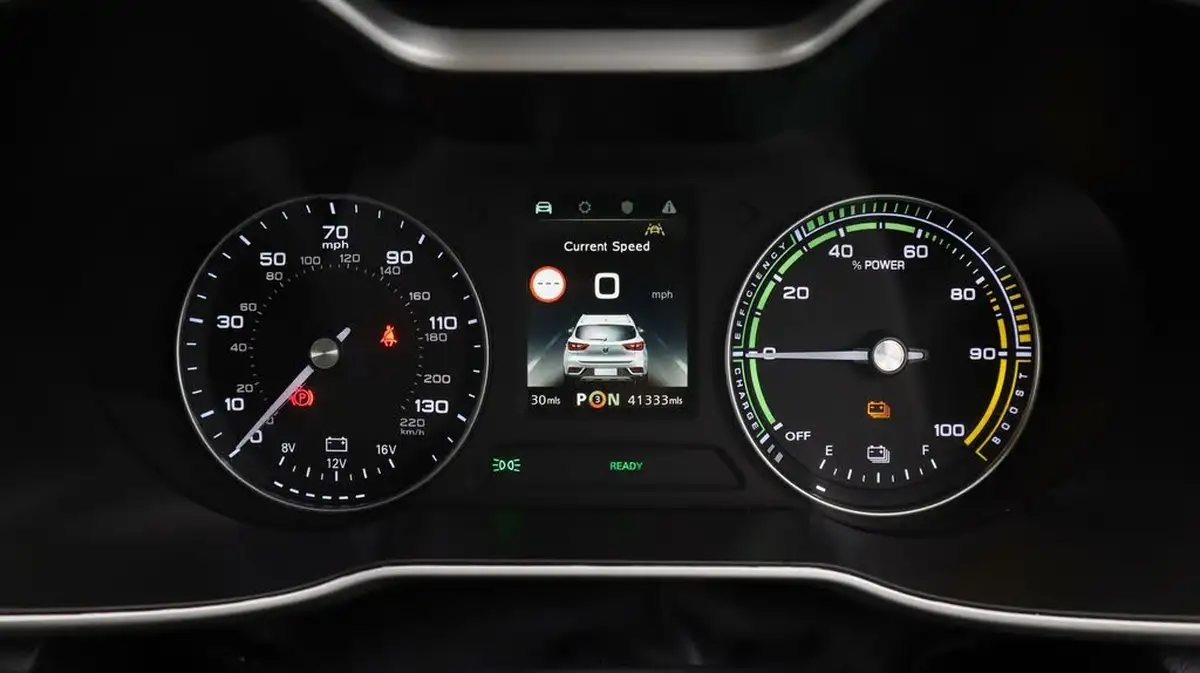 2021-mg-zs-suv-e-exclusive-ev-big-10