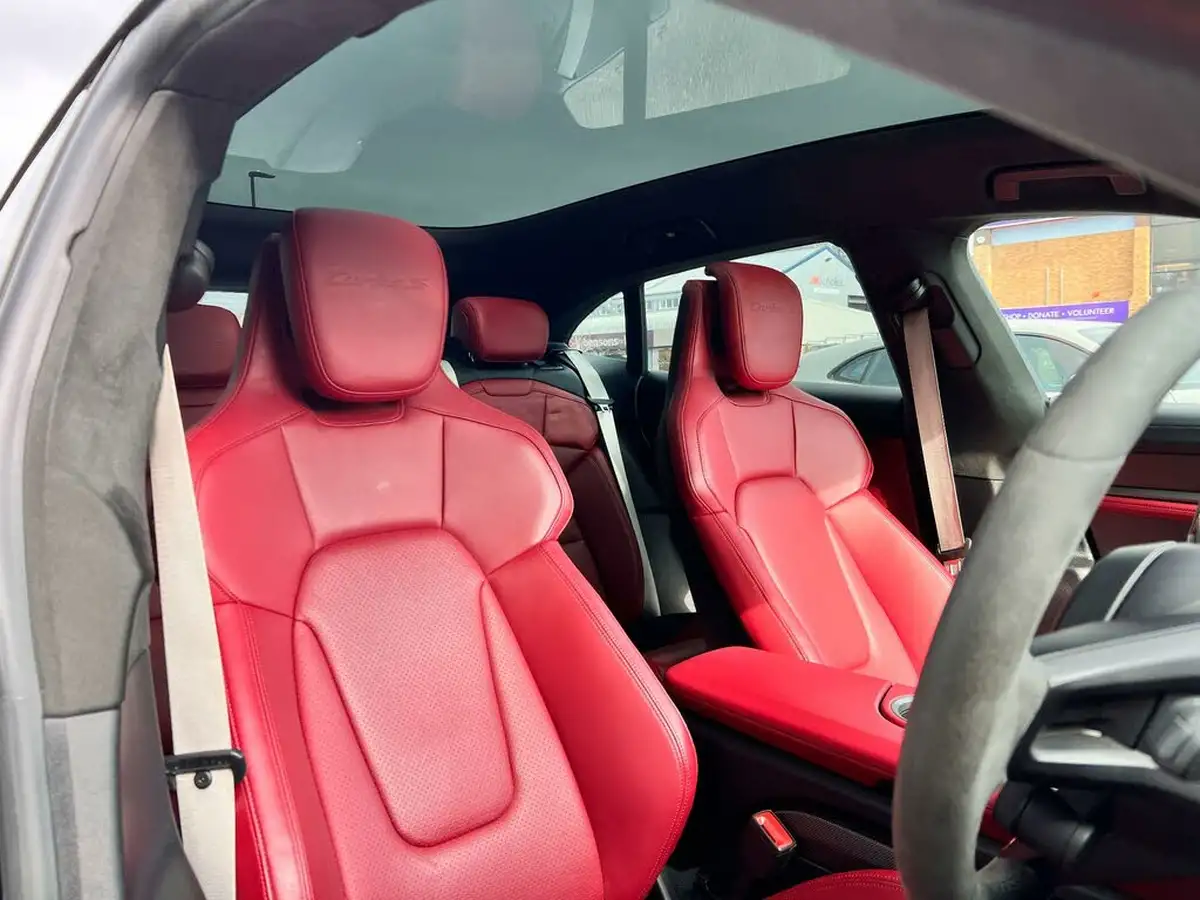 2021-porsche-taycan-e-turbo-s-cross-turismo-big-12