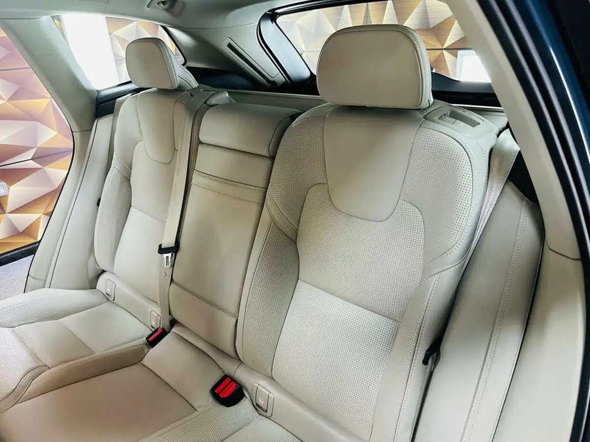 2019-volvo-xc60-20-t8-inscription-pro-ss-big-11