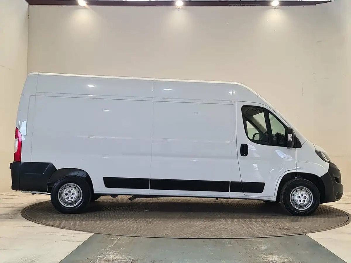 2022-peugeot-boxer-22-bluehdi-professional-335-l3-h2-panel-big-20