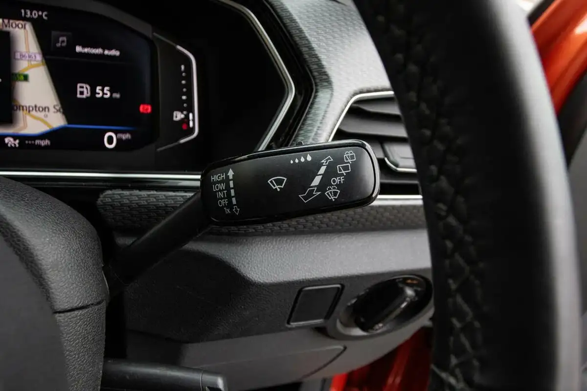 2020-volkswagen-t-cross-15-tsi-r-line-big-17